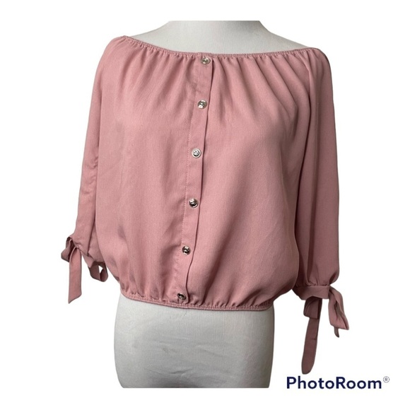 TRENDY IS made in Mexico 100%polyester pink off the shoulder blouse with buttons - Picture 1 of 6